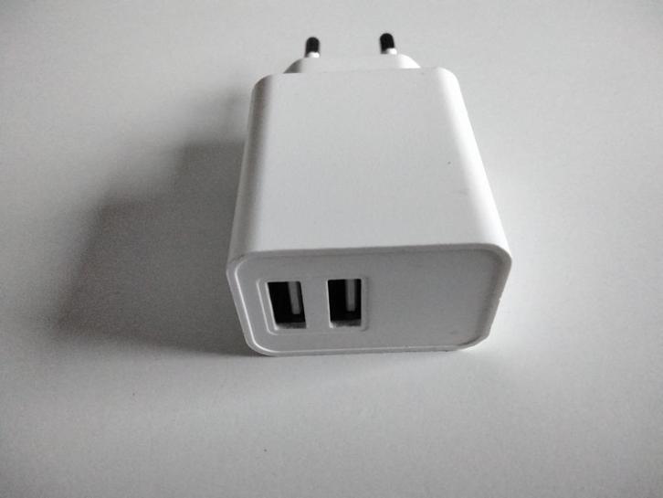Prise chargeur universel de 2 USB - FAIRPLAY France, Telecommunicatie, Mobiele telefoons | Telefoon-opladers, Zo goed als nieuw