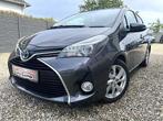 Toyota Yaris 1.5 HYBRID NAVI CUISE B-AUTO -T-PANO -CLIM, Te koop, Zilver of Grijs, 54 kW, Berline