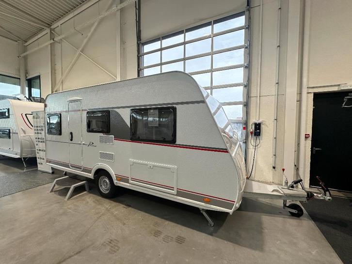 Bürstner Premio 460 TL met lengtebedden NIEUW, Caravans en Kamperen, Caravans, Bedrijf, tot en met 4, 750 - 1000 kg, Standaardzit
