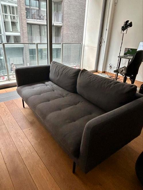Moderne zetel in donkergrijze stof. 3-zit., Huis en Inrichting, Zetels | Zetels en Chaises Longues, Zo goed als nieuw, Stof, Ophalen