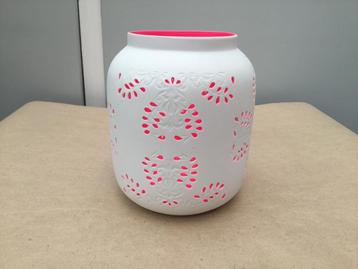 Chandelier en biscuit blanc avec intérieur rose, Moins de 25 cm, Enlèvement ou Envoi, Comme neuf, Bougie