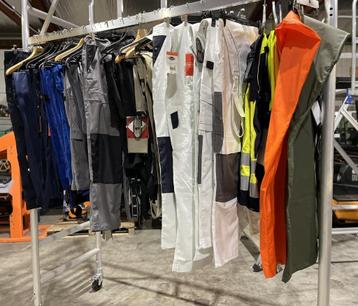 Partij werkkleding/werkbroeken/regenbroeken/Overalls 44ST beschikbaar voor biedingen