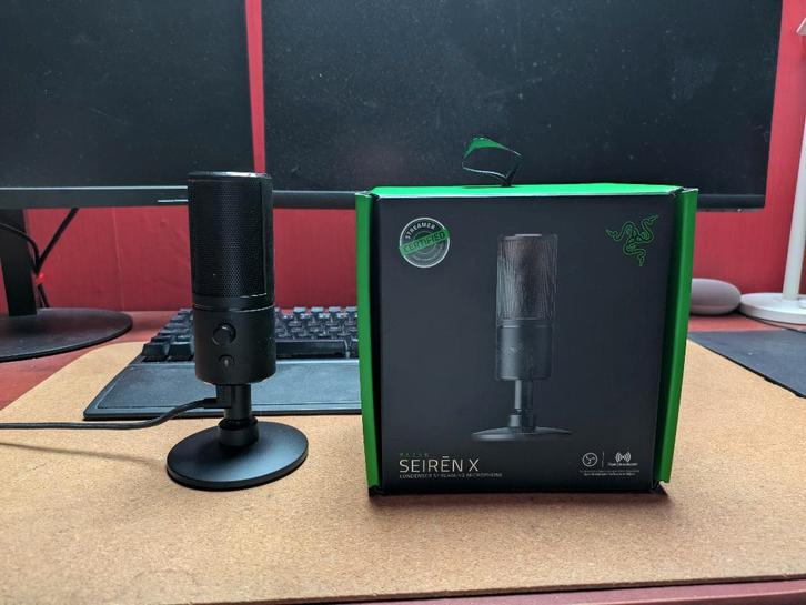 Micro Razer Seiren X + Accessoires (Bras & Filtre anti-pop), Informatique & Logiciels, Casques micro, Comme neuf, Filaire, Fonction muet du microphone