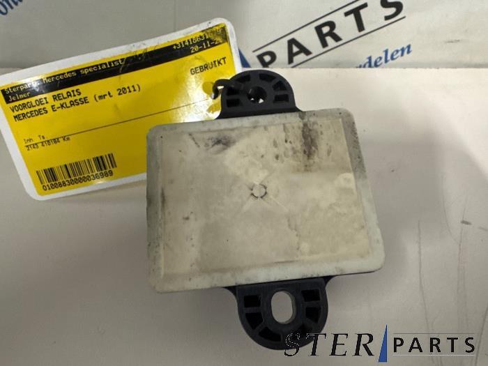 Relais préchauffage d'un Mercedes E-Klasse, Autos : Pièces & Accessoires, Électronique & Câbles, Mercedes-Benz, Utilisé, 3 mois de garantie