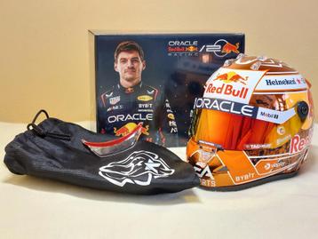 Max Verstappen Red Bull F1 helm Oranje 2024 1:2 beschikbaar voor biedingen