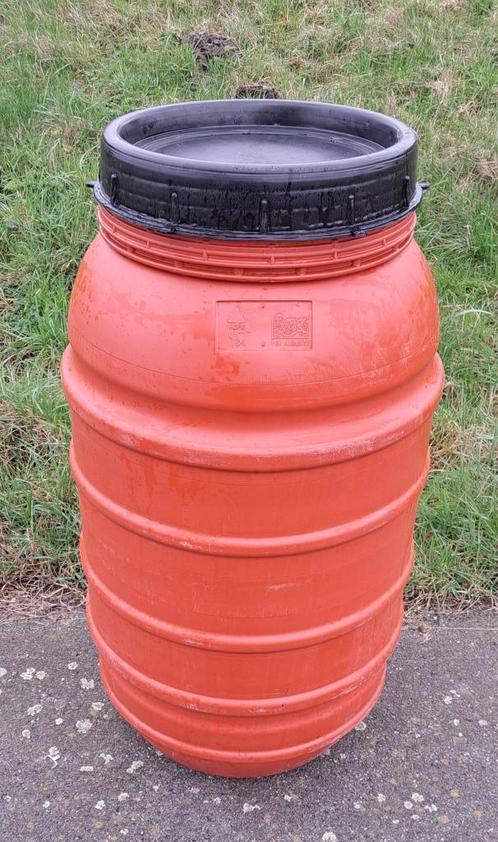 220 liter vat, Tuin en Terras, Regentonnen, Gebruikt, Kunststof, 150 liter of meer, Ophalen of Verzenden