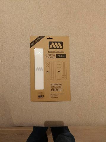 Allmountainstyle honeycomb full framebescherming clear beschikbaar voor biedingen