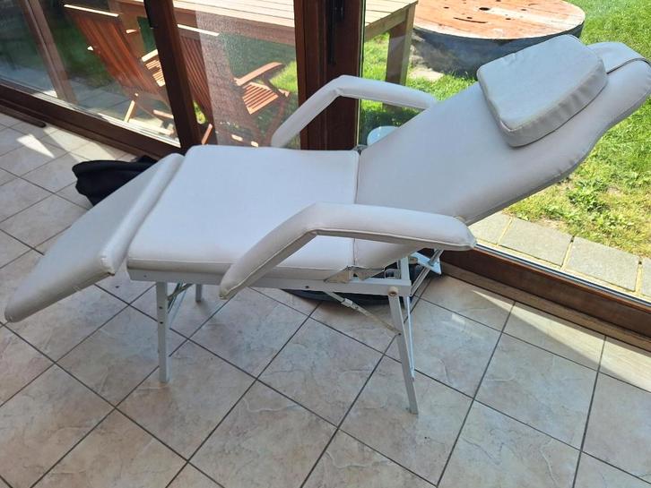 Fauteuil inclinable professionnel simili-cuir + housse, Sports & Fitness, Produits de massage, Comme neuf, Chaise de massage ou Coussin