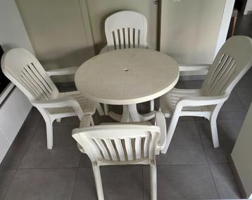 Stevige Tuinstoelen(4x) + Tuintafel (merk SIEGER) beschikbaar voor biedingen