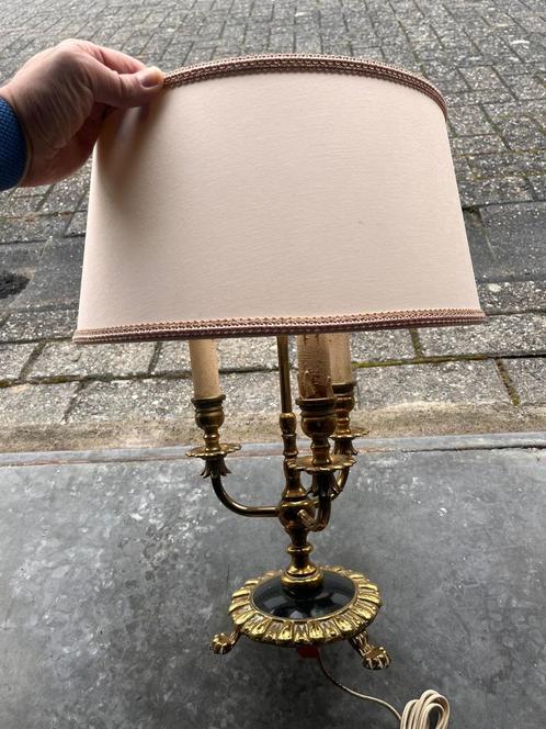 Klassieke Messing Tafellamp met Elegante Lampenkap - Een Tij, Maison & Meubles, Lampes | Lampes de table, Comme neuf, Enlèvement