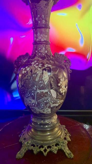 AWESOME ANTIQUE SATSUMA MOTIFS AS CANDLESTICK IN OLD BRONZE beschikbaar voor biedingen