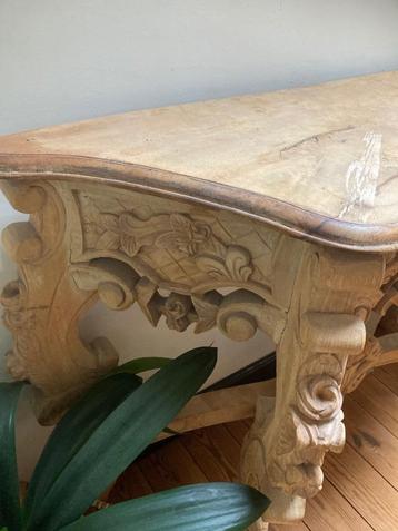 Side table beschikbaar voor biedingen