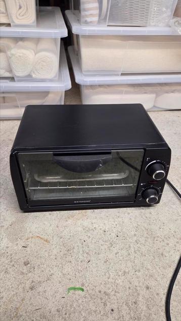 Kleine oven  beschikbaar voor biedingen