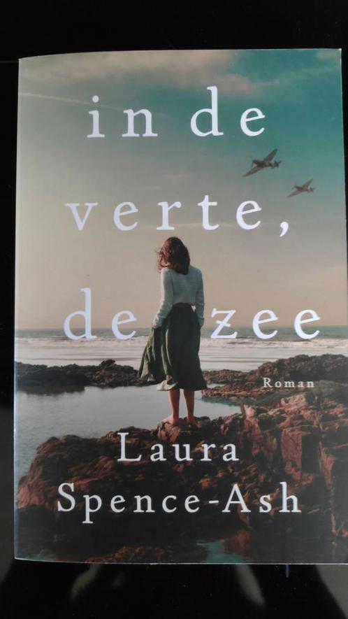 Laura Spence-Ash - In de verte, de zee, Livres, Littérature, Comme neuf, Amérique, Enlèvement ou Envoi