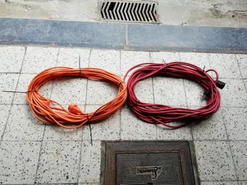 Verlengsnoeren van elk 25 meter in zeer goede staat. beschikbaar voor biedingen