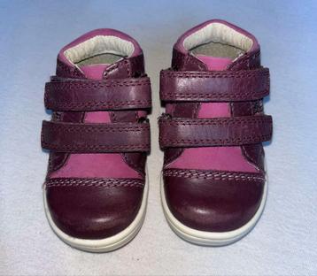 A vendre chaussure taille 19 beschikbaar voor biedingen