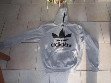 hoodie maat XL beschikbaar voor biedingen