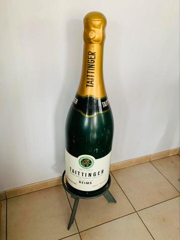 Champagne Taittinger polyester dummy beschikbaar voor biedingen