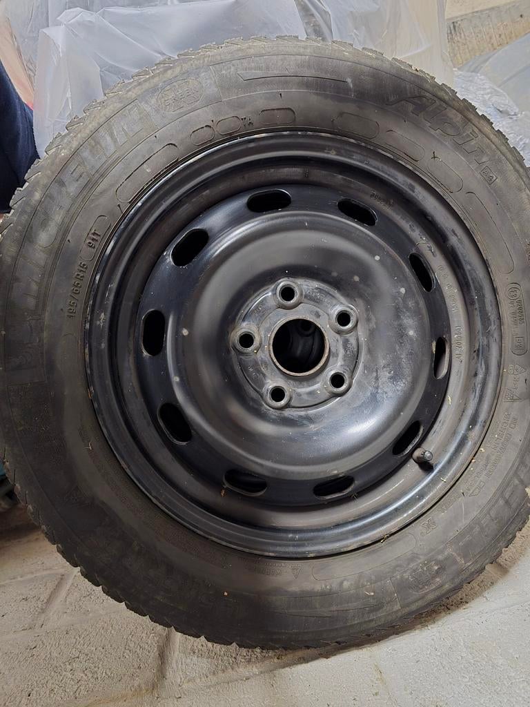 Pneu hiver sur jante en tôle Michelin Alpin, Ophalen