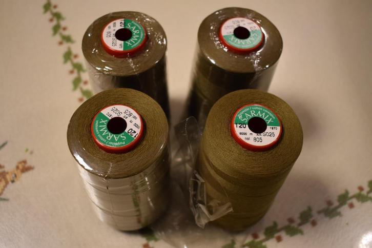 4 konen fijn lockgaren sarmix kaki 120, Hobby en Vrije tijd, Naaien en Fournituren, Nieuw, Garen of Naald(en), Ophalen of Verzenden