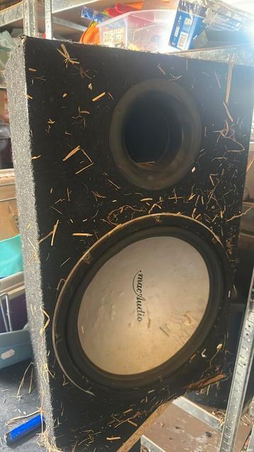 subwoofer 1.2 KW beschikbaar voor biedingen