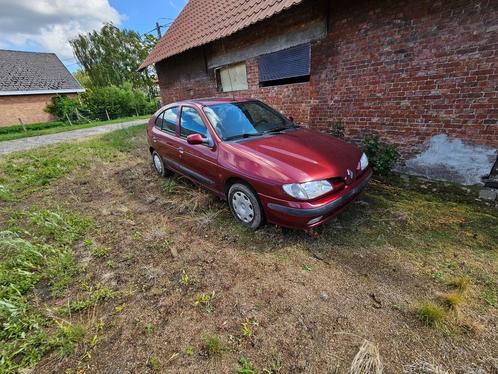 Renault megane project, Auto's, Renault, Bedrijf, Mégane, 5 deurs, Handgeschakeld, Rood, Grijs, Stof, Voorwielaandrijving, Ophalen