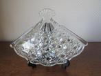 Coupelle en verre moulé et taillé, Antiquités & Art, Enlèvement ou Envoi