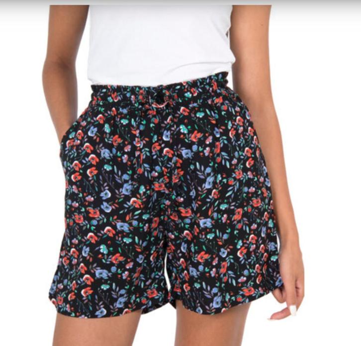 Kleurrijk los bloemetjes-Shortje – b.young (S), Kleding | Dames, Broeken en Pantalons, Zo goed als nieuw, Maat 36 (S), Zwart, Kort