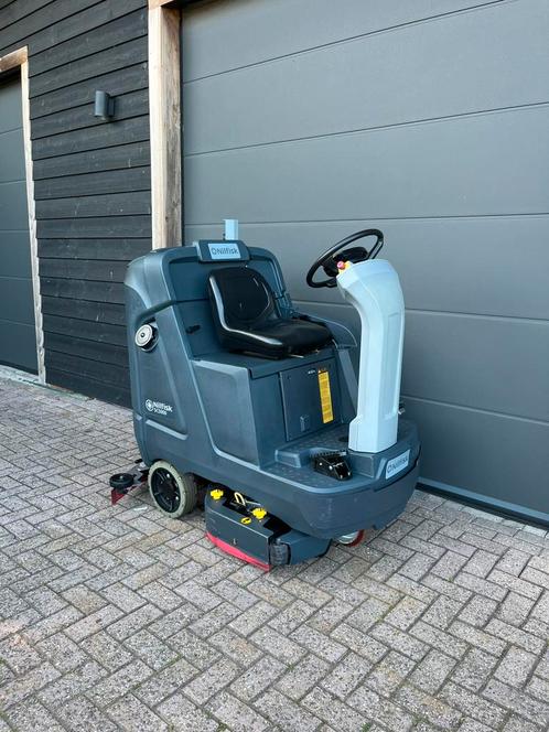 Schrobmachine | Nilfisk SC5000 | BJ2021 | 325 uur, Doe-het-zelf en Bouw, Reinigingsmachines, Gebruikt, Schrobmachine, Ophalen of Verzenden