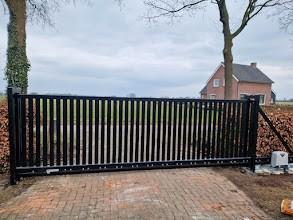 Lamellen schuifpoort 4,7x1,8 incl fundatie,motor en montage, Tuin en Terras, Tuinpoorten, Nieuw, Schuifpoort, IJzer, 150 tot 200 cm