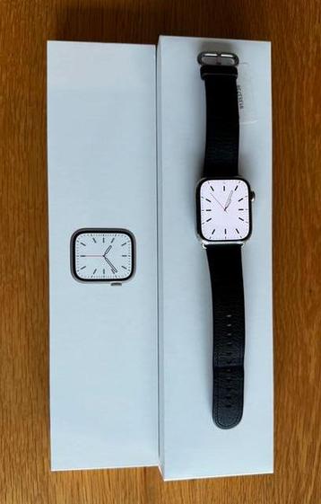 Apple Watch 7 stainless 45mm zilver beschikbaar voor biedingen
