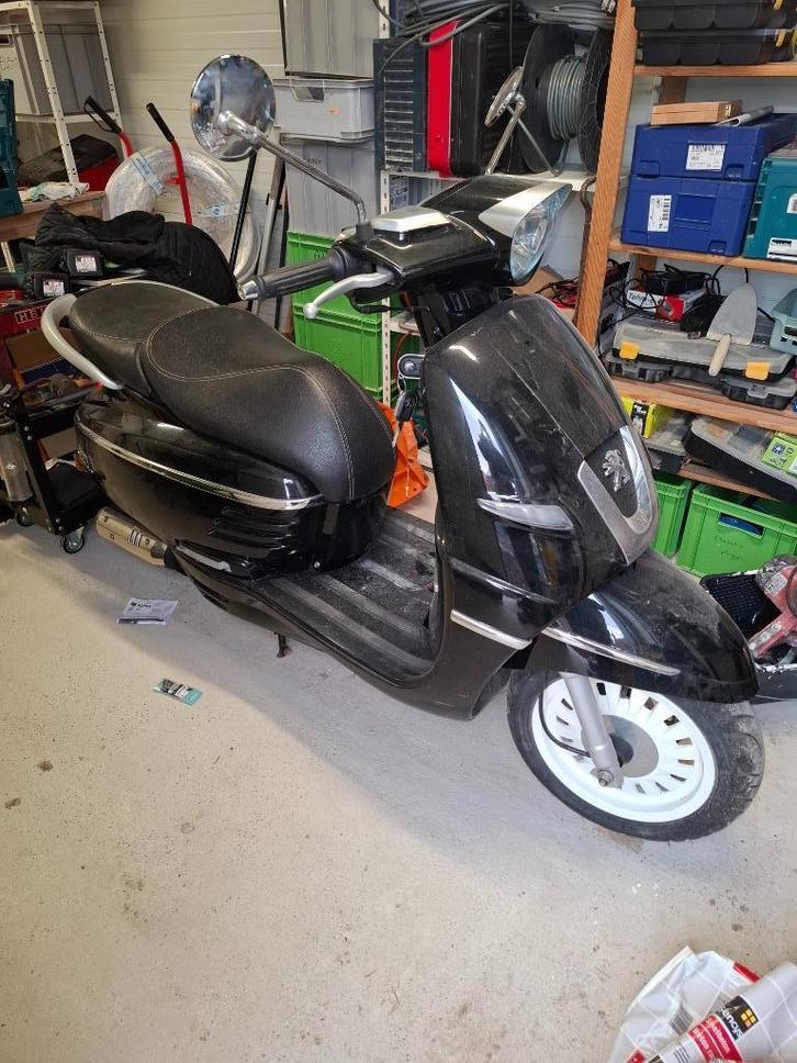 Peugeot django, Fietsen en Brommers, Scooters | Peugeot, Gebruikt, Overige modellen, Klasse B (45 km/u), Benzine, Ophalen