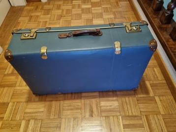Oude reiskoffer (valies)