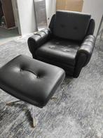 Fauteuil club en cuir noir, repose-pied, vintage, Enlèvement, 50 à 75 cm, Cuir, Utilisé