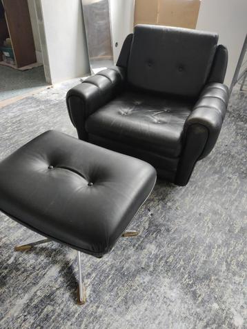 Fauteuil club en cuir noir, repose-pied, vintage