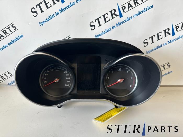 Kilometerteller KM van een Mercedes C-Klasse, Gebruikt, -, Ophalen of Verzenden, -