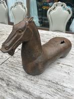 Gietijzeren paard, Ophalen