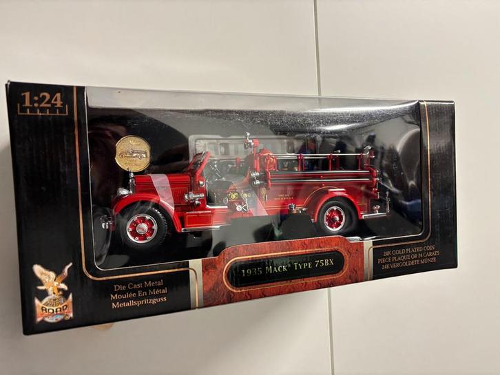 Camion de pompiers Yat Ming 1:24 1935 Mack, Hobby & Loisirs créatifs, Voitures miniatures | 1:24, Neuf, Bus ou Camion, Autres marques