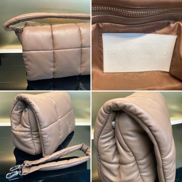 Stand Studio: Puffy Wanda Clutch Bag beschikbaar voor biedingen