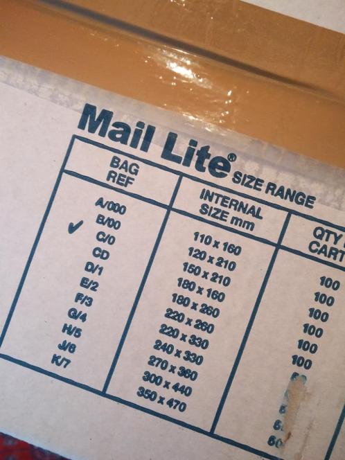 4x Mail Lite C/0 150 mm x 210 gewatteerde enveloppen 100 stu, Divers, Papeterie, Neuf, Enlèvement ou Envoi