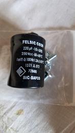 condensator 150µf/500v + 220µf/250v, Hobby en Vrije tijd, Elektronica-componenten, Ophalen of Verzenden, Nieuw