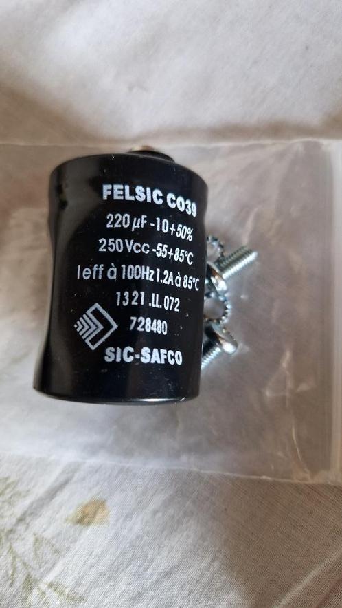 condensator 150µf/500v + 220µf/250v, Hobby en Vrije tijd, Elektronica-componenten, Nieuw, Ophalen of Verzenden