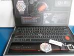 JAMES BOND 007 SWATCH NTTD Q² + Casino Royale 100% NEUF !!!, Handtassen en Accessoires, Leer, Staal, Polshorloge, Swatch