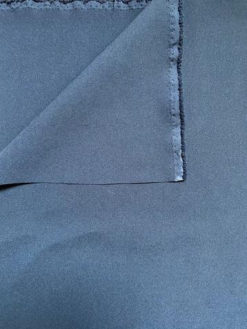 Tissu polyester bleu marine foncé