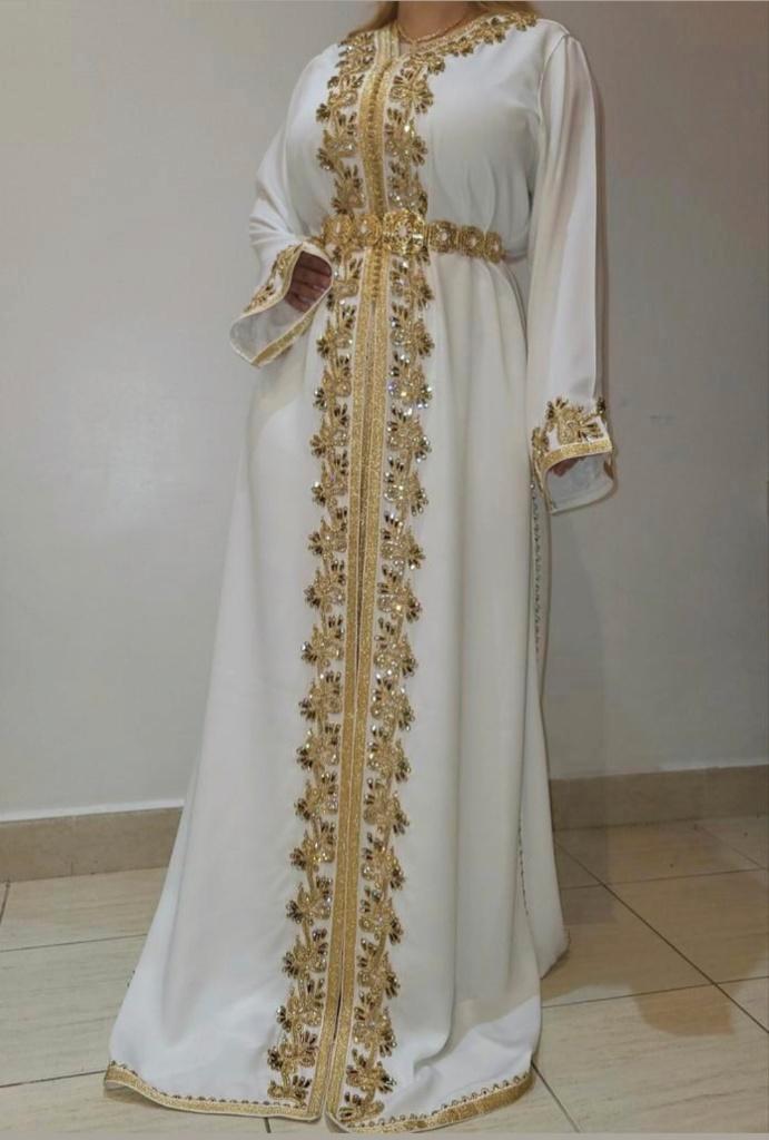 Takchita et caftans à louer à partir de 70€, Vêtements | Femmes, Habits de circonstance, Neuf, Taille 38/40 (M), Bleu, Enlèvement