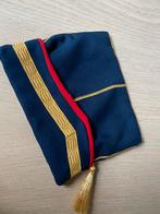 Béret de marcheur officier, Collections, Enlèvement