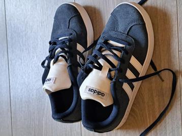 Jongens schoenen maat 33 beschikbaar voor biedingen