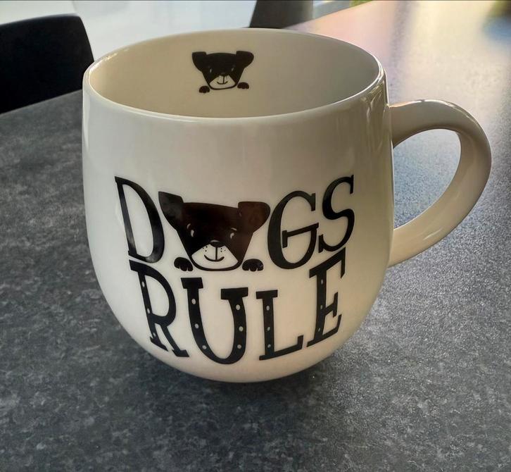 Dogs Rule Mok, Huis en Inrichting, Keuken | Servies, Zo goed als nieuw, Kop(pen) en/of Schotel(s), Overige stijlen, Porselein