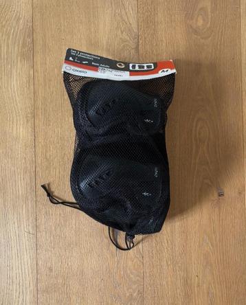 Beschermingsset voor volwassenen  beschikbaar voor biedingen