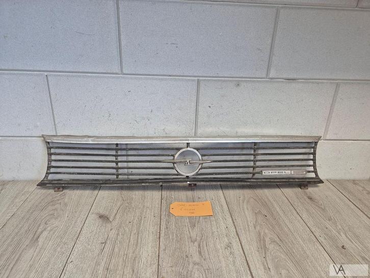 Opel Rekord B 1965 - 1967 grille origineel 6 cilinder logo, Auto-onderdelen, Overige Auto-onderdelen, Opel, Gebruikt, Ophalen of Verzenden